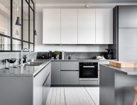 imagen Ten un moderno mueble de cocina en color gris